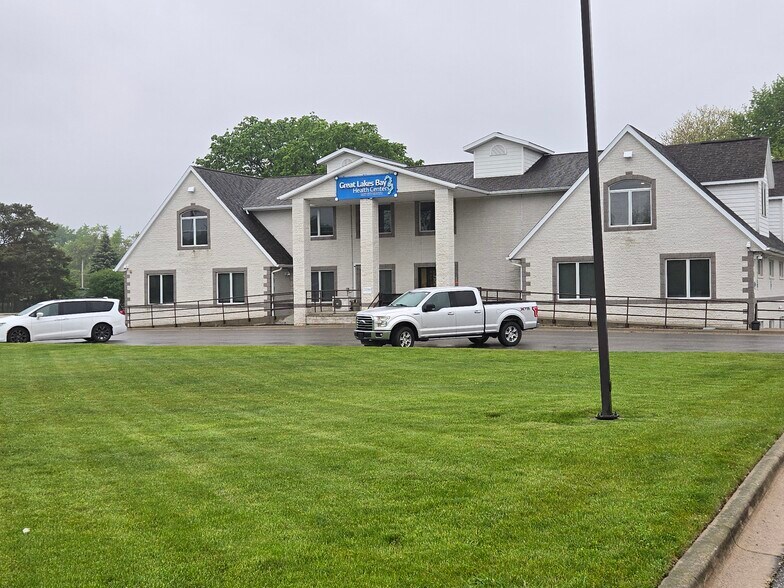 690 S Trumbull St, Bay City, MI à vendre - Photo de l’immeuble – Image 2 sur 28