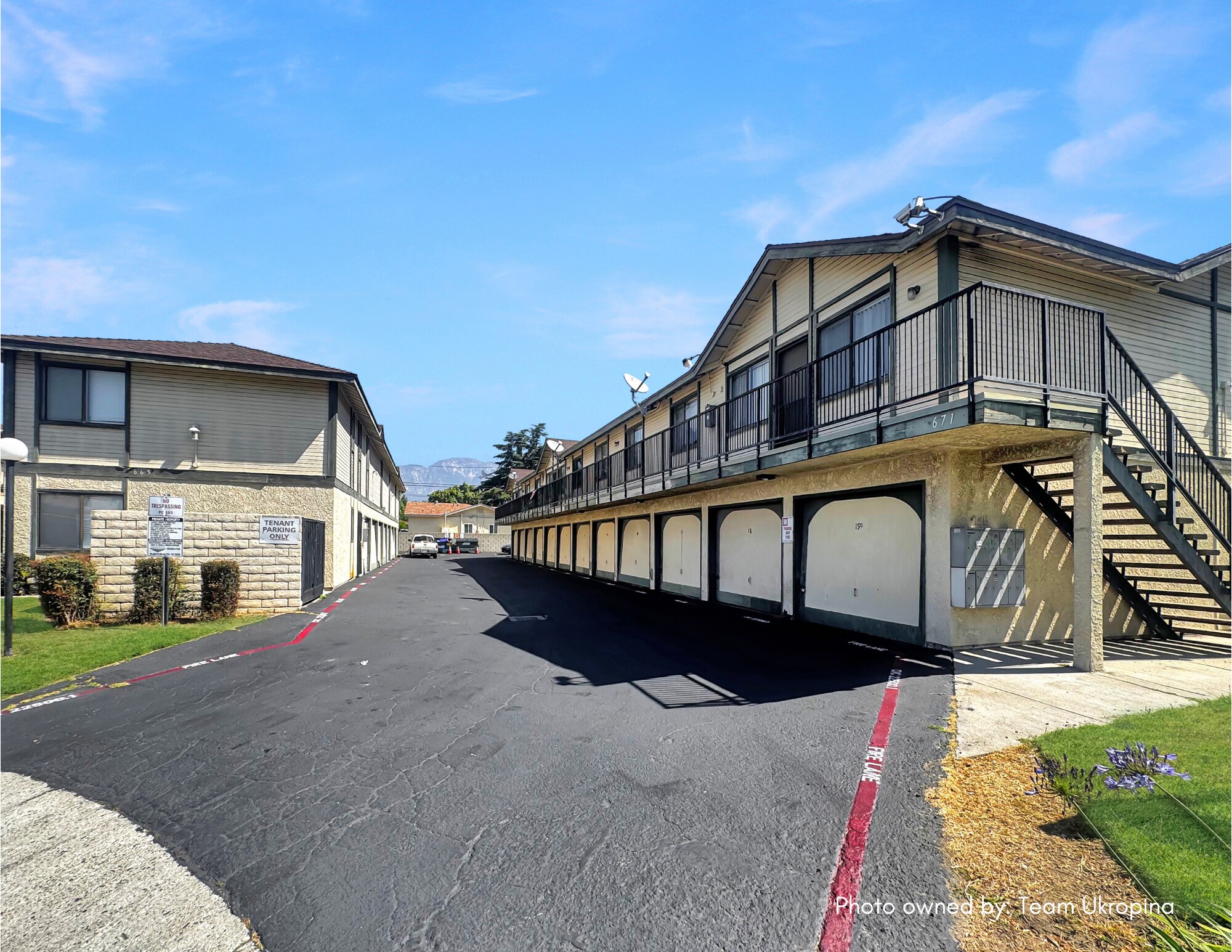 665-671 Richland St, Upland, CA à vendre Photo de l’immeuble– Image 1 sur 5
