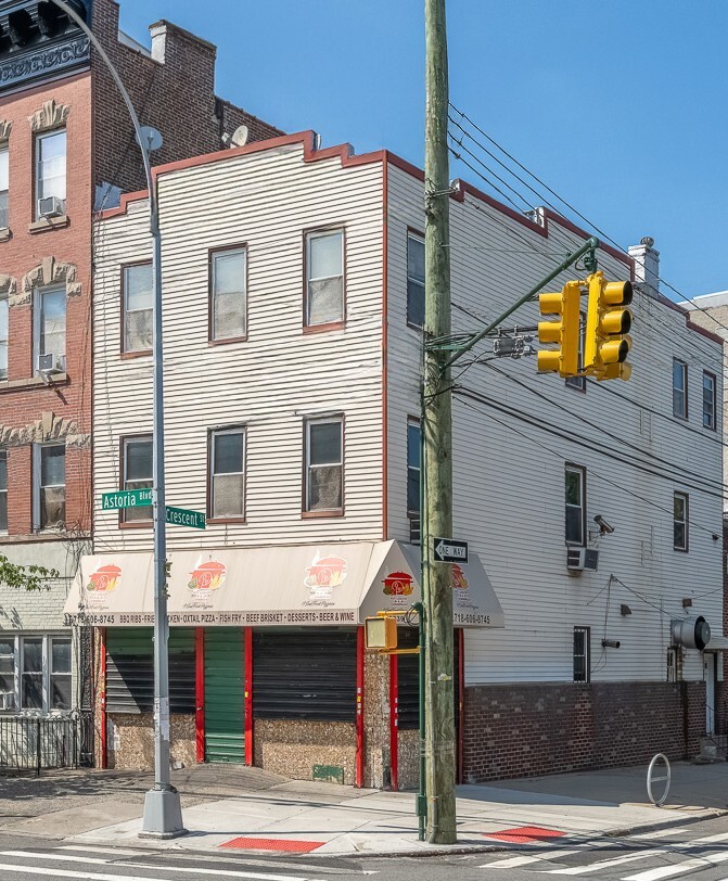 2339 Astoria Blvd, Long Island City, NY à louer Photo principale– Image 1 sur 12