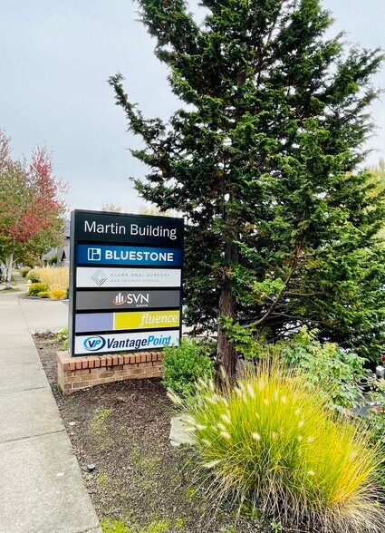 9430 SW Coral St, Tigard, OR à louer - Photo de l’immeuble – Image 3 sur 7