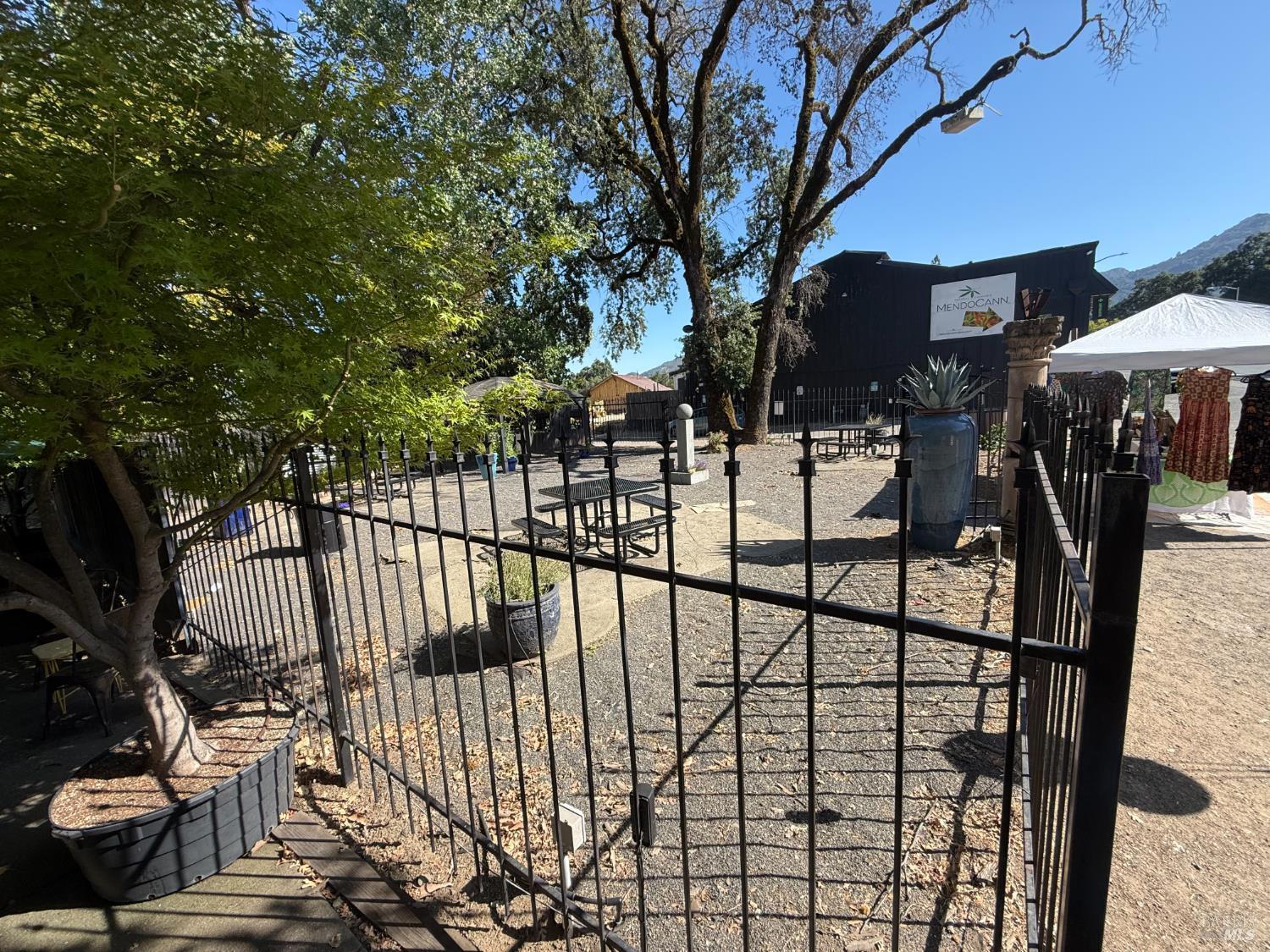 13281 US 101, Hopland, CA à vendre Autre– Image 1 sur 4