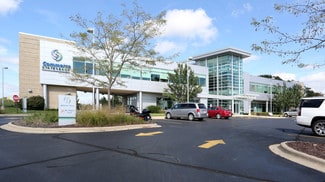 Plus de détails pour 1700 S Silverbrook Dr, West Bend, WI - Bureau à louer