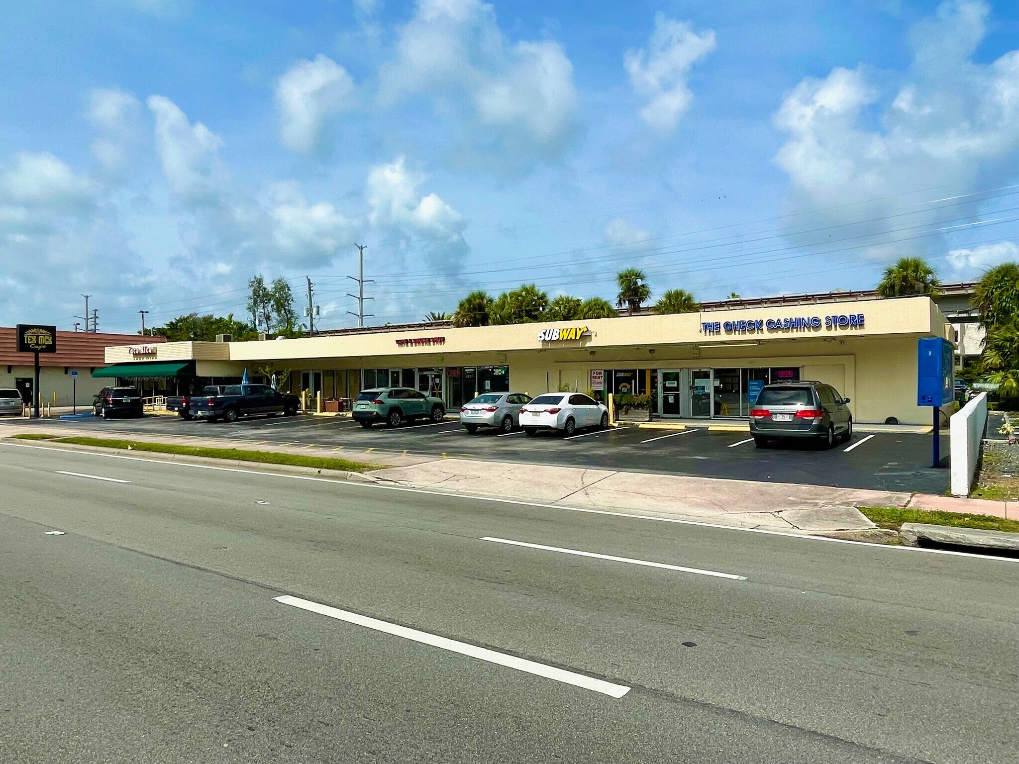 455 S Dixie Hwy, Coral Gables, FL à louer Photo de l’immeuble– Image 1 sur 4