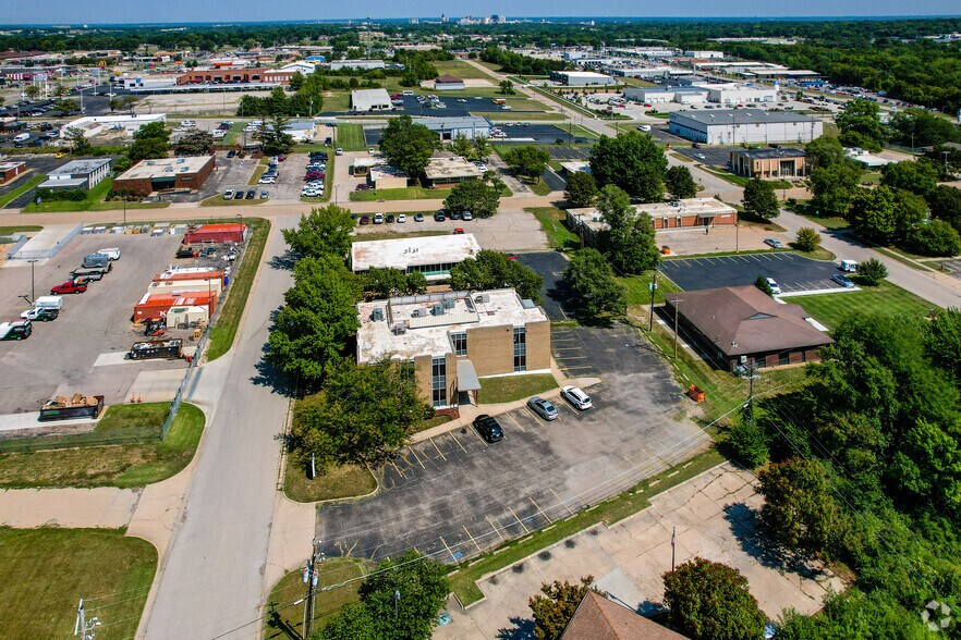 3320 Sw Harrison St, Topeka, KS à vendre - Photo de l’immeuble – Image 3 sur 38