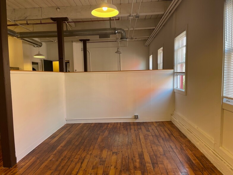 163 Exchange St, Pawtucket, RI à louer - Photo de l’immeuble – Image 2 sur 18