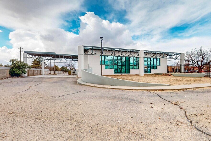 6410 Gibson Blvd SE, Albuquerque, NM à vendre - Photo de l’immeuble – Image 2 sur 44