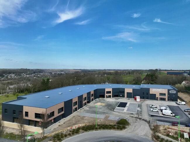 Plus de détails pour Local d'activités à louer