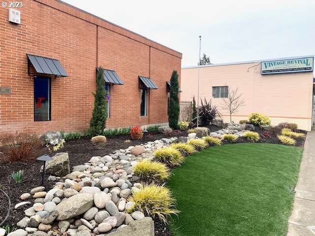 430 W 7th Ave, Junction City, OR à vendre - Photo de l’immeuble – Image 2 sur 18