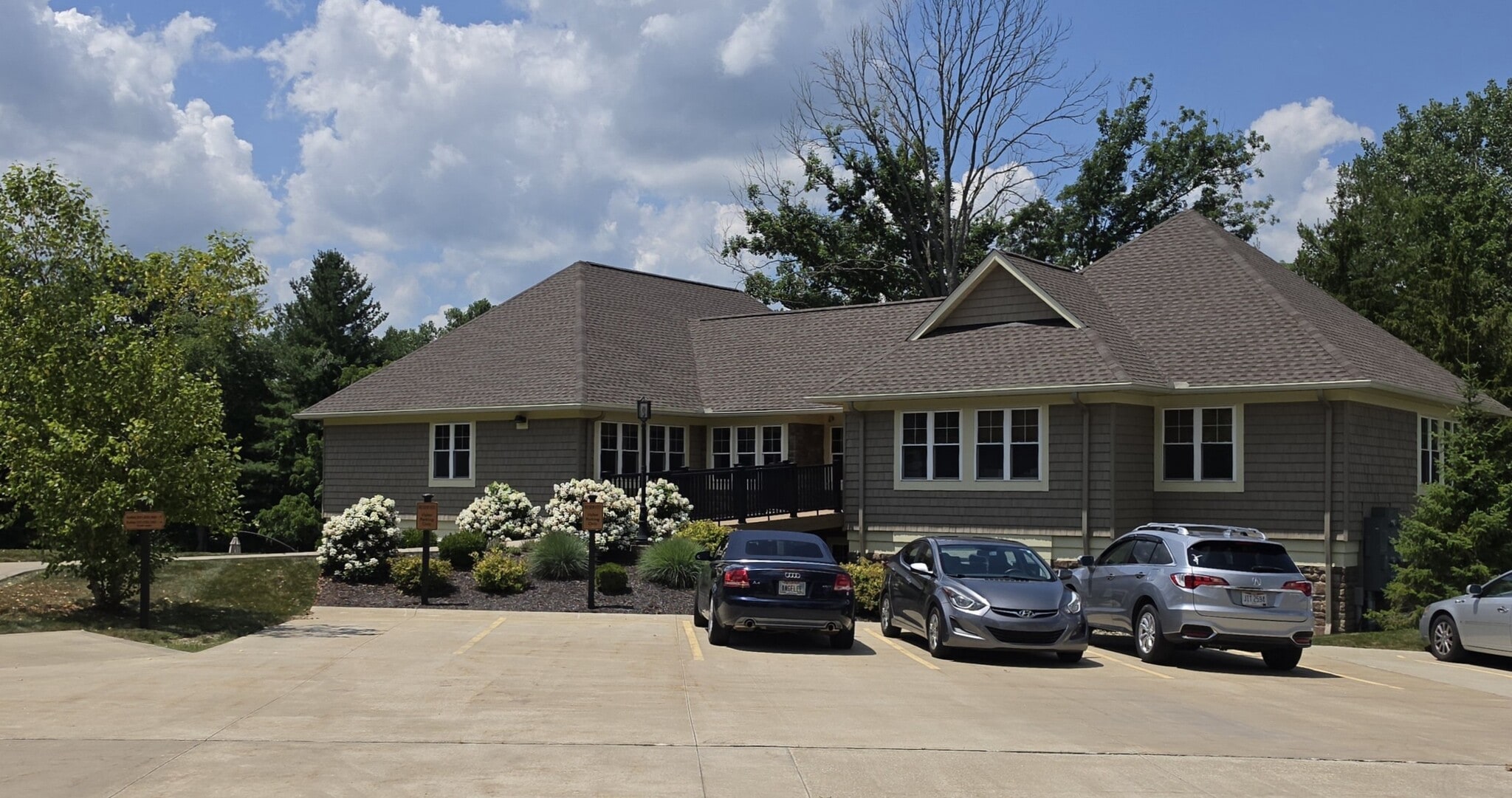 840 Rothrock Road, Fairlawn, OH à louer Photo de l’immeuble– Image 1 sur 5