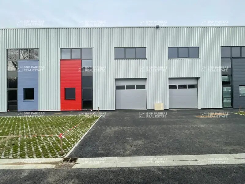 Local d'activités dans La Chapelle-sur-Erdre à vendre Photo de l’immeuble– Image 1 sur 9