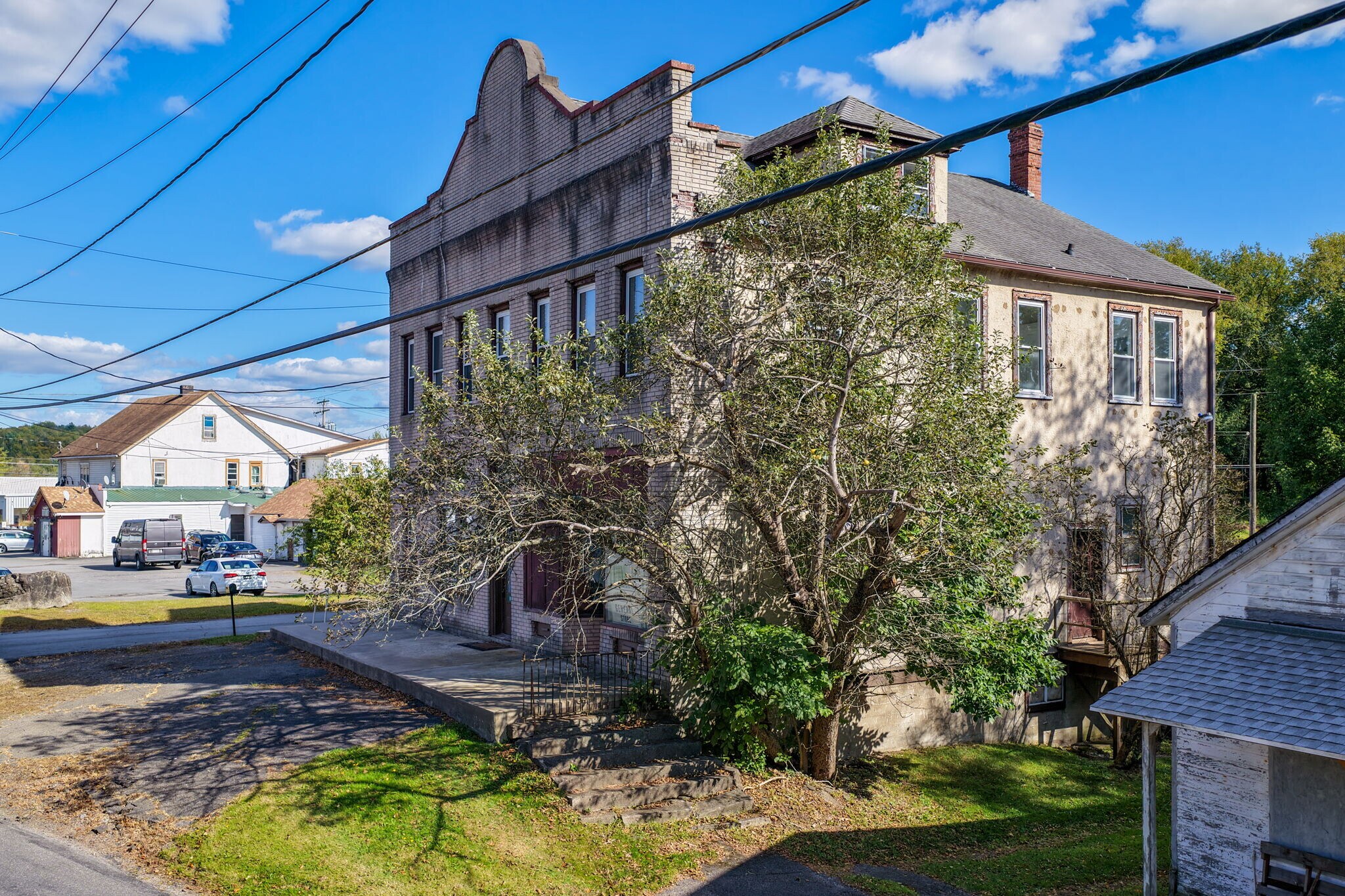 9 Mongaup Rd, Hurleyville, NY à vendre Photo de l’immeuble– Image 1 sur 36