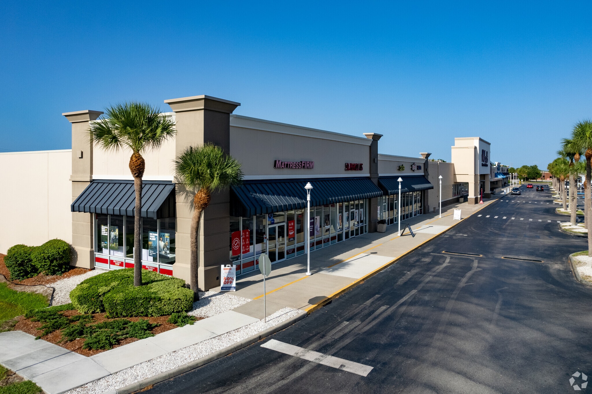 780 E Merritt Island Cswy, Merritt Island, FL à louer Photo principale– Image 1 sur 8