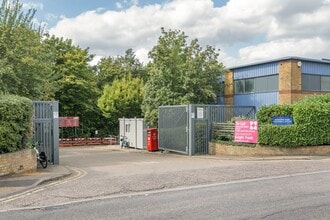 250 Milkwood Rd, Londres à louer Photo de l’immeuble– Image 2 sur 8