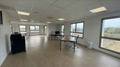 Local d'activités dans Tossiat à vendre Photo intérieure– Image 2 sur 5