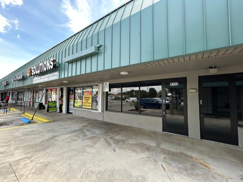3720-3774 N Andrews Ave, Oakland Park, FL à louer - Photo de l’immeuble – Image 3 sur 3