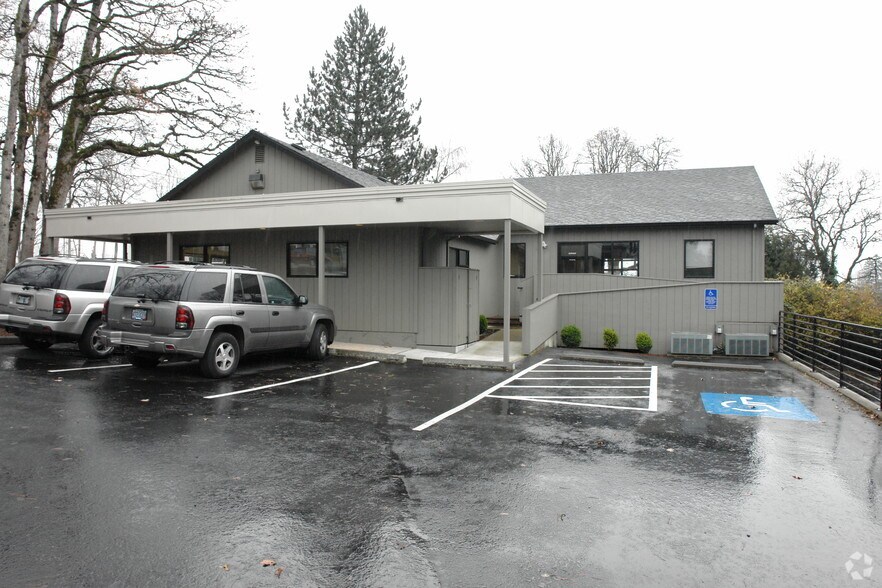 11705 SW 68th Ave, Portland, OR à vendre - Photo de l’immeuble – Image 3 sur 11
