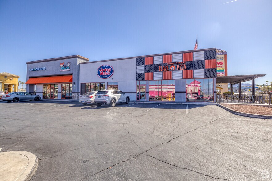 10520 S Eastern Ave, Henderson, NV à louer - Photo de l’immeuble – Image 2 sur 3