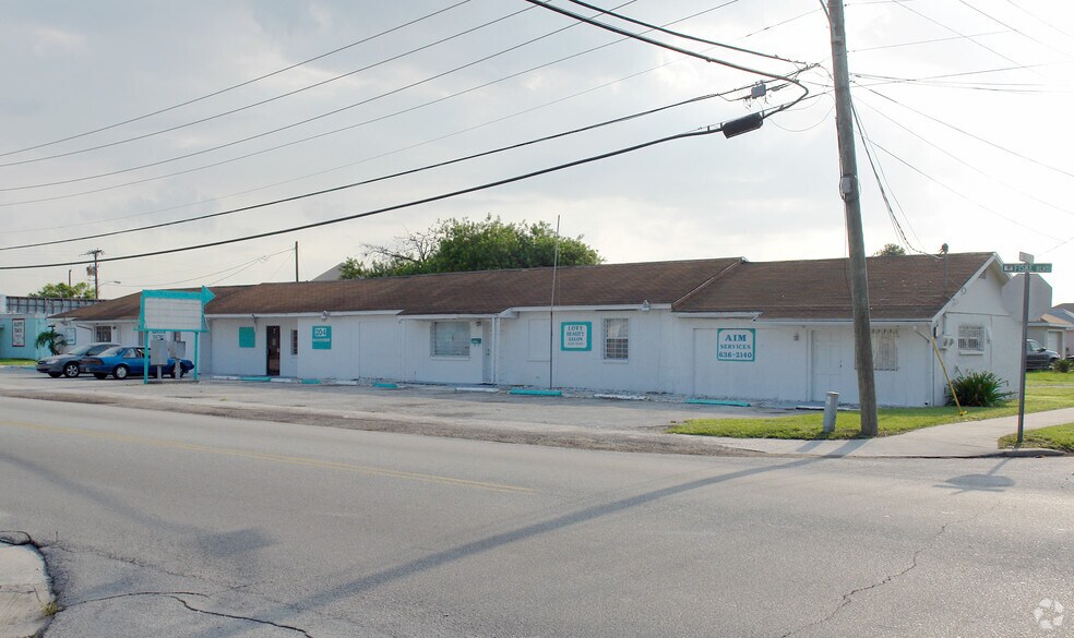 202-204 N Fiske Blvd, Cocoa, FL à vendre - Photo de l’immeuble – Image 2 sur 9