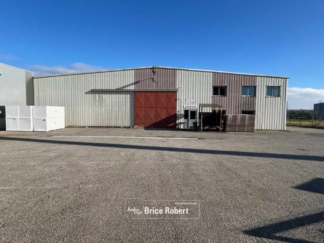 Local d’activités dans Brignais à louer Photo de l’immeuble– Image 1 sur 5