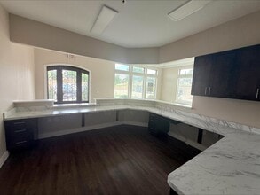 4541 N Josey Ln, Carrollton, TX à louer Photo intérieure– Image 2 sur 9