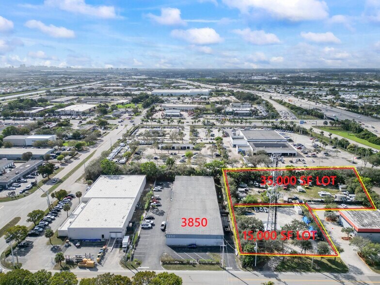 3850 Byron Dr, Riviera Beach, FL à louer - Photo de l’immeuble – Image 1 sur 3