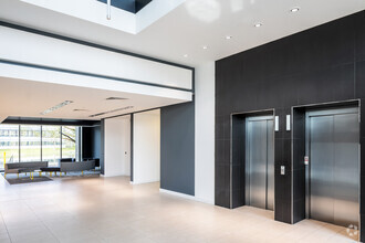 Waterside Dr, Reading à louer Hall d’entrée– Image 1 sur 10