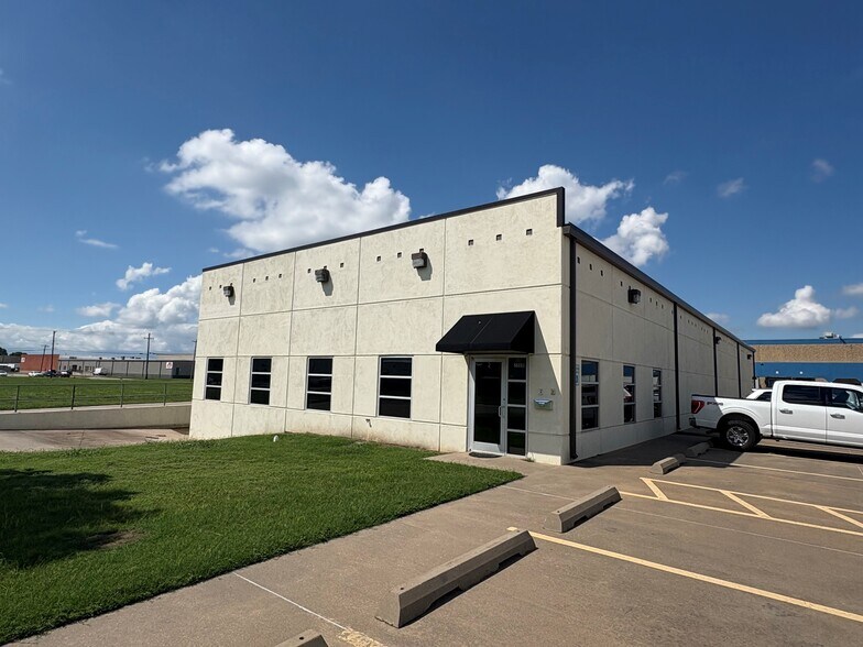 5117 NW 3rd St, Oklahoma City, OK à louer - Photo principale – Image 1 sur 7