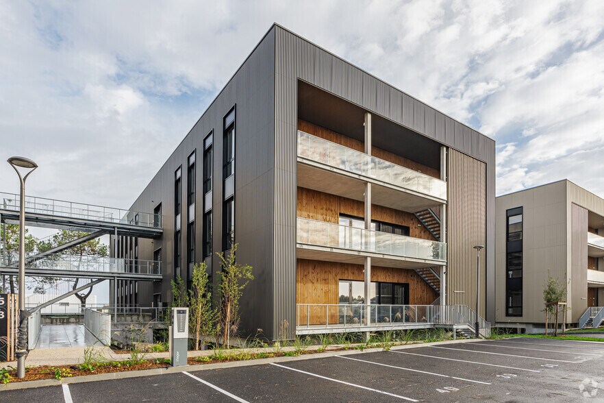 5 Rue Amy Johnson, Mérignac à louer - Photo de l’immeuble – Image 3 sur 4