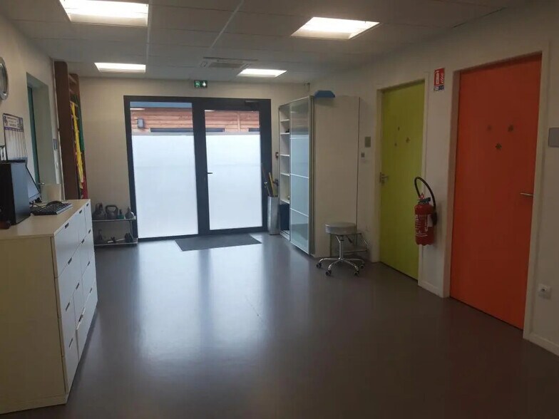 2 Rue Geneviève Anthonioz De Gaulle, Saint-Vallier à louer - Photo de l’immeuble – Image 2 sur 6