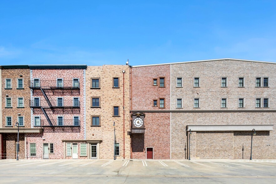 16829 Saticoy St, Van Nuys, CA à vendre - Photo de l’immeuble – Image 3 sur 8