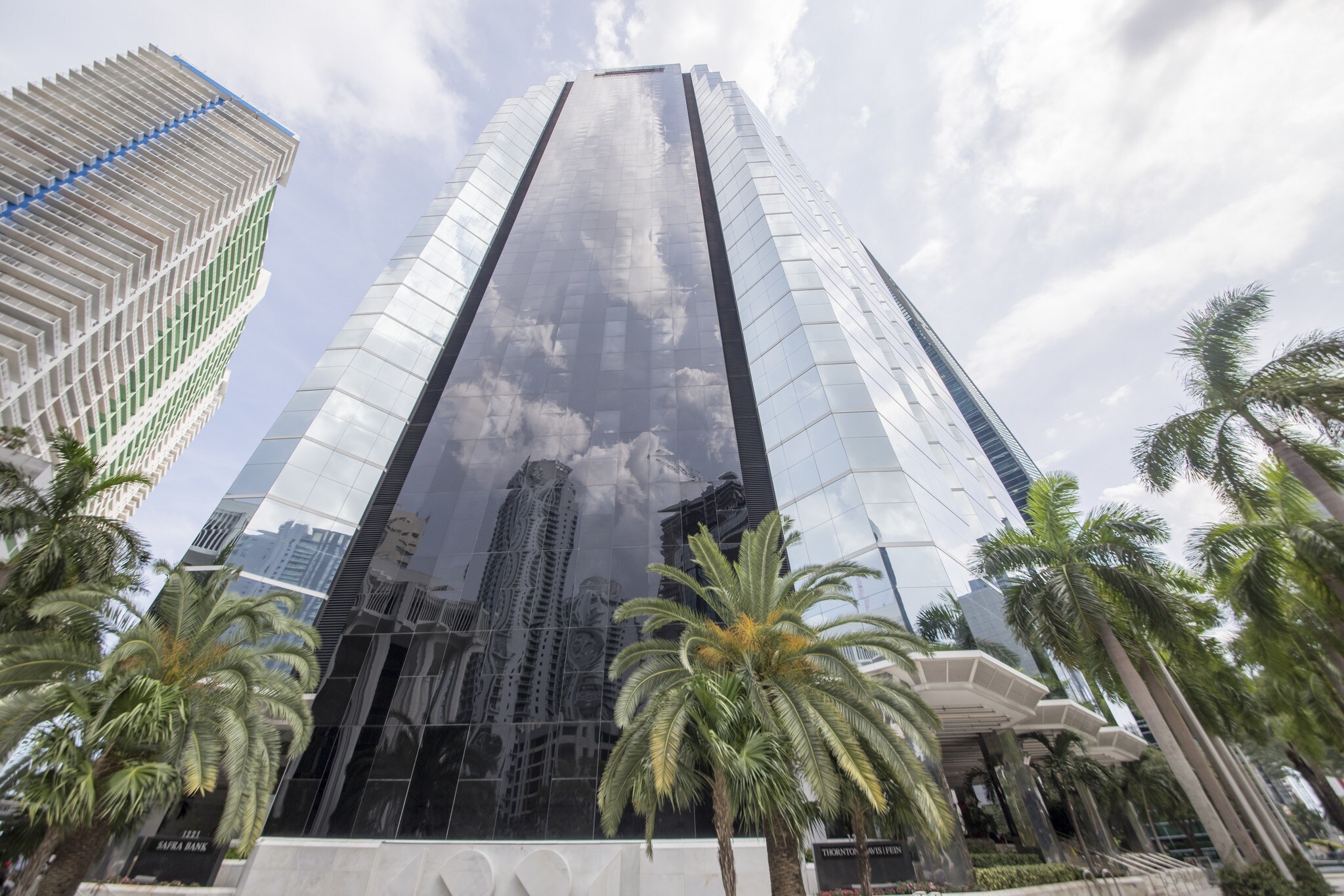 1221 Brickell Ave, Miami, FL à louer Photo principale– Image 1 sur 20