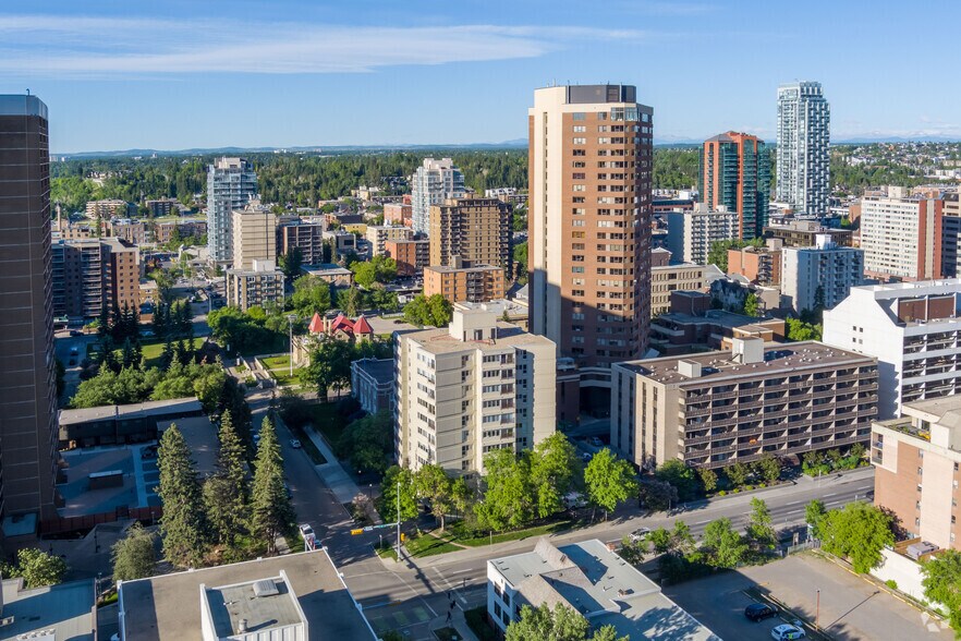 1209 6th St SW, Calgary, AB à vendre - Aérien – Image 2 sur 3