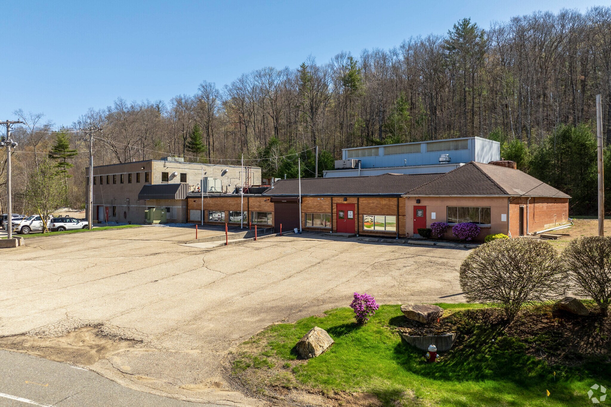 24 E Brookfield Rd, North Brookfield, MA à vendre Photo de l’immeuble– Image 1 sur 13