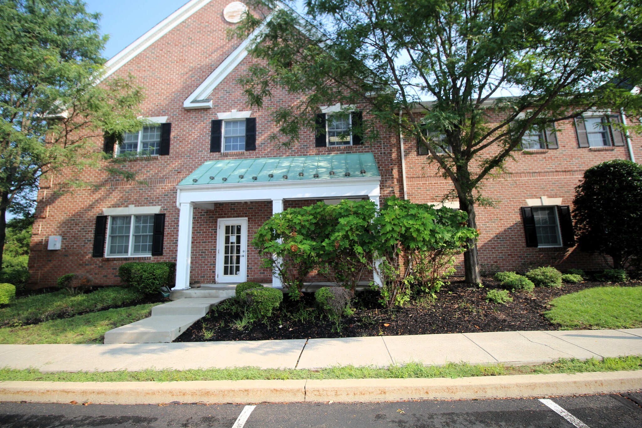 54 Friends Ln, Newtown, PA à vendre Photo de l’immeuble– Image 1 sur 24