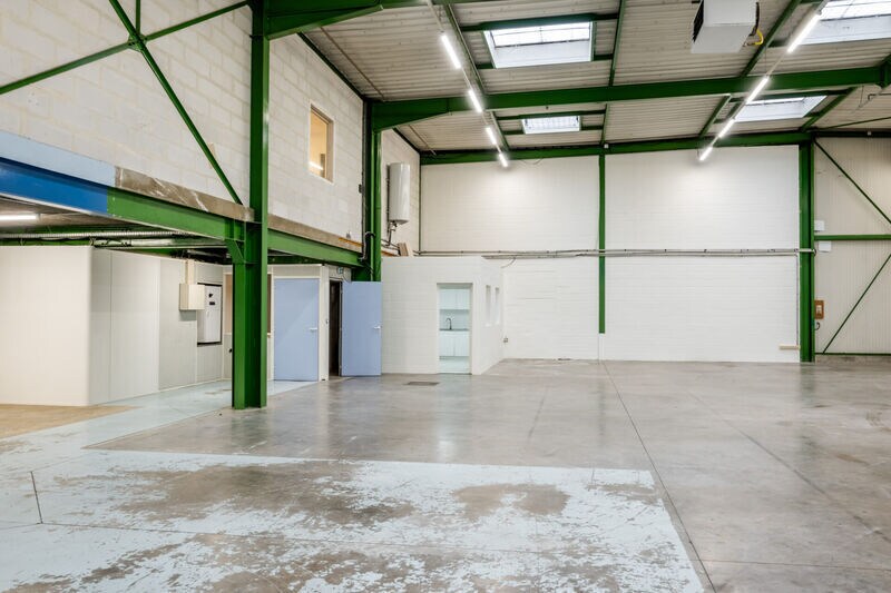 2 Rue Enrico Fermi, Saint-Thibault-des-Vignes à louer - Photo de l’immeuble – Image 2 sur 7