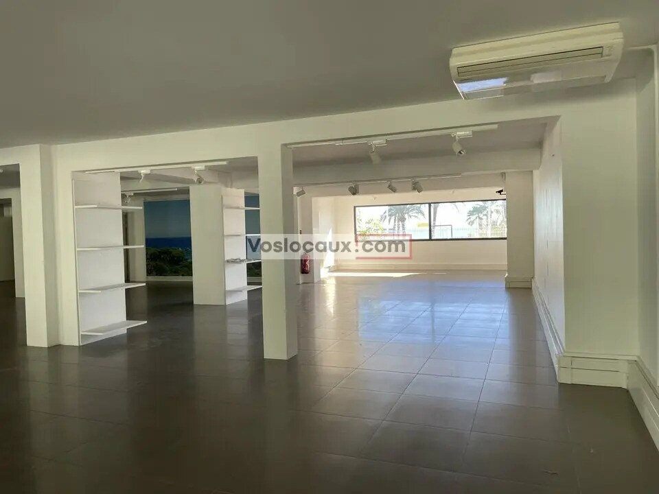Local commercial dans Antibes à louer Photo intérieure– Image 1 sur 5