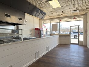 Rte 25, Mattituck, NY à louer Photo intérieure– Image 2 sur 3