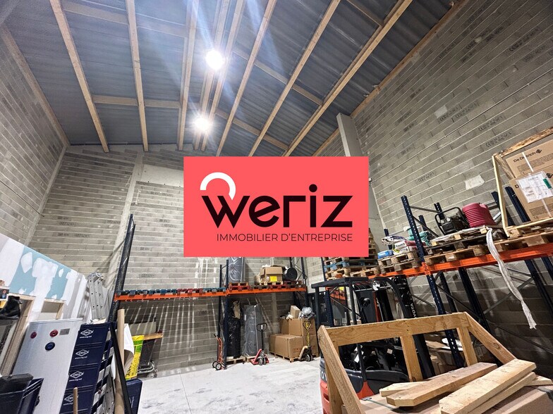 Industriel/Logistique dans Rognac à louer - Photo de l’immeuble – Image 2 sur 3