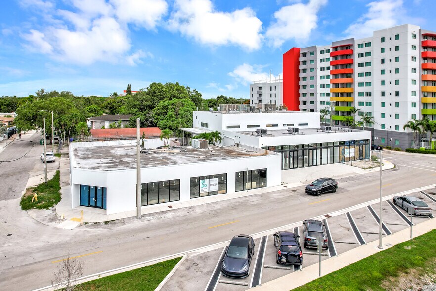 5570 NE 4th Ave, Miami, FL à louer - Photo de l’immeuble – Image 1 sur 5
