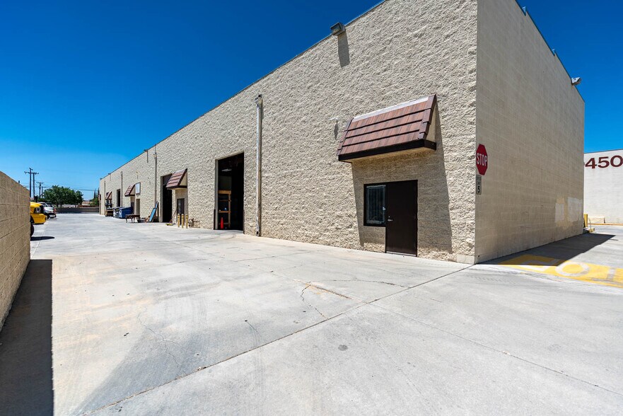 39360 3rd St E, Palmdale, CA à louer - Photo de l’immeuble – Image 3 sur 42
