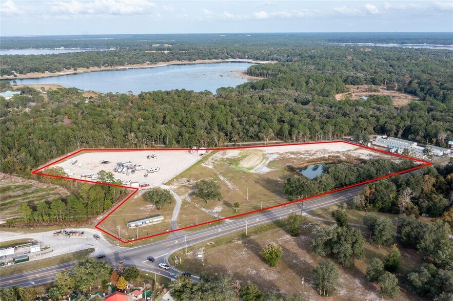 1177 SE Keystone Ave, Keystone Heights, FL à vendre - Photo principale – Image 1 sur 17