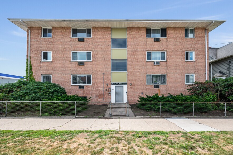 1795 North Ave, Bridgeport, CT à vendre - Photo de l’immeuble – Image 3 sur 21
