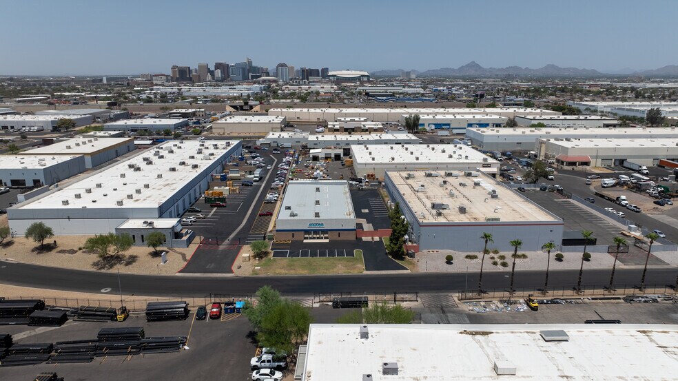 408 E University Dr, Phoenix, AZ à louer - Photo de l’immeuble – Image 3 sur 9
