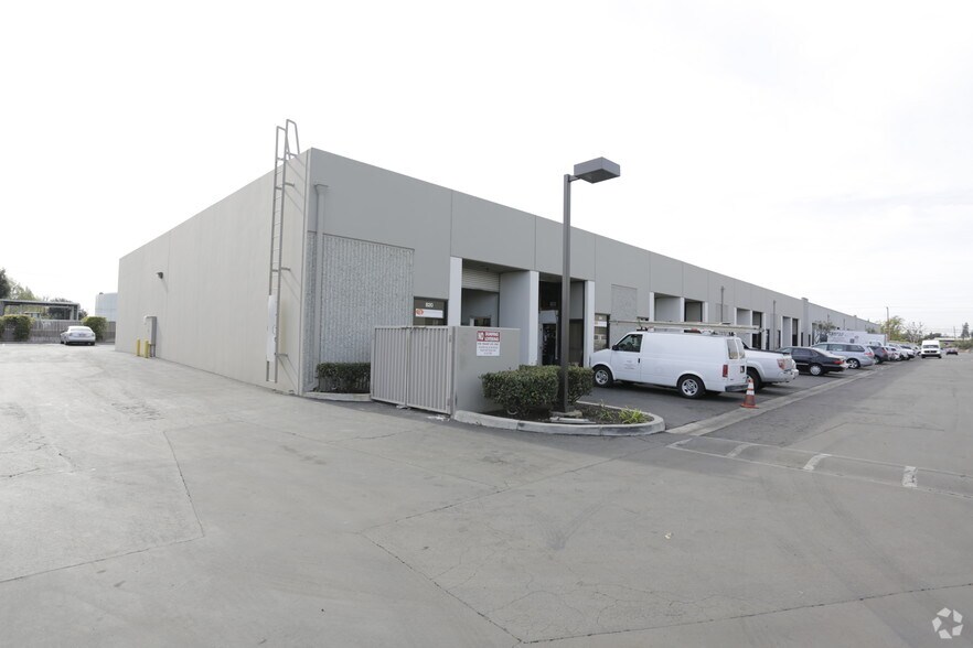 14392 Hoover St, Westminster, CA à louer - Photo de l’immeuble – Image 2 sur 4