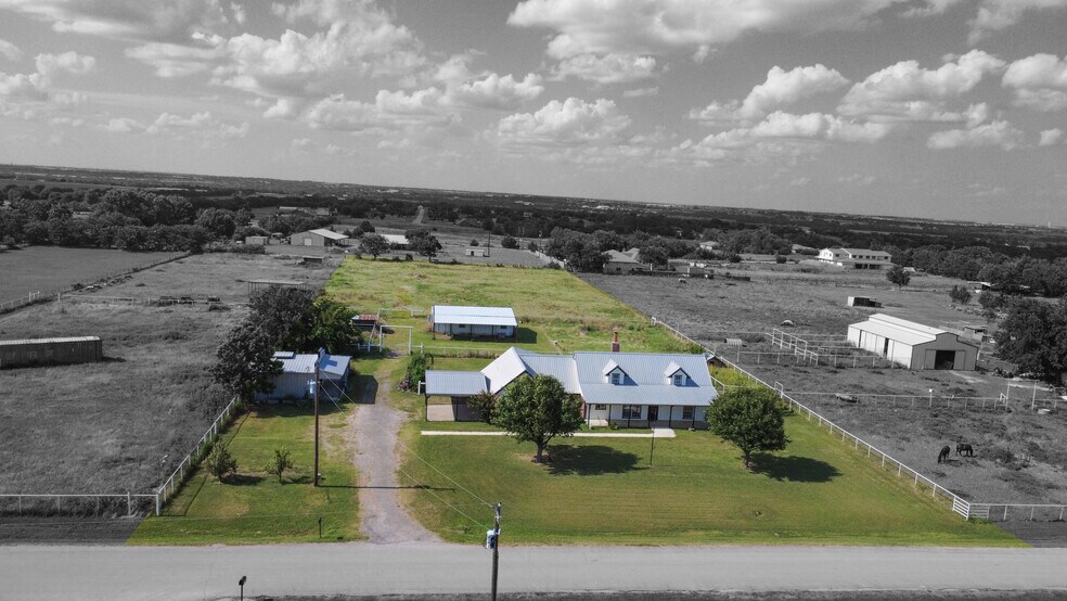 6568 Michael Rd, Sanger, TX à vendre - Aérien – Image 1 sur 4