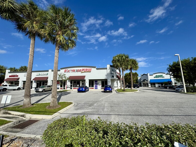 2835-2841 NW Federal Hwy, Stuart, FL à louer - Photo de l’immeuble – Image 1 sur 4