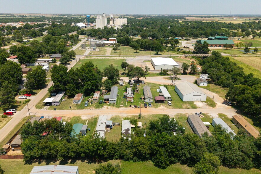 603 S 3rd St, Kingfisher, OK à vendre - Photo de l’immeuble – Image 2 sur 30