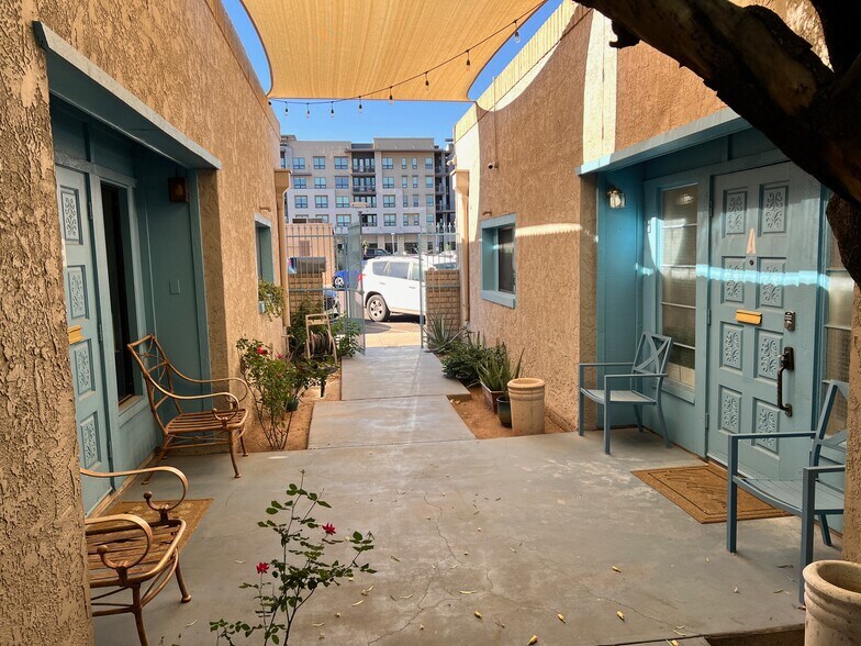 Old Town Office 7349-7353 E 6th Ave portefeuille de 2 biens à vendre sur LoopNet.fr - Photo de l’immeuble – Image 2 sur 7