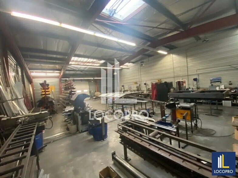 Local d'activités dans Puget-sur-Argens à vendre - Photo intérieure – Image 2 sur 5