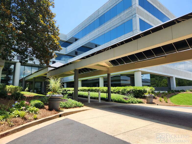 3920 Arkwright Rd, Macon-Bibb, GA à louer - Photo de l’immeuble – Image 1 sur 6